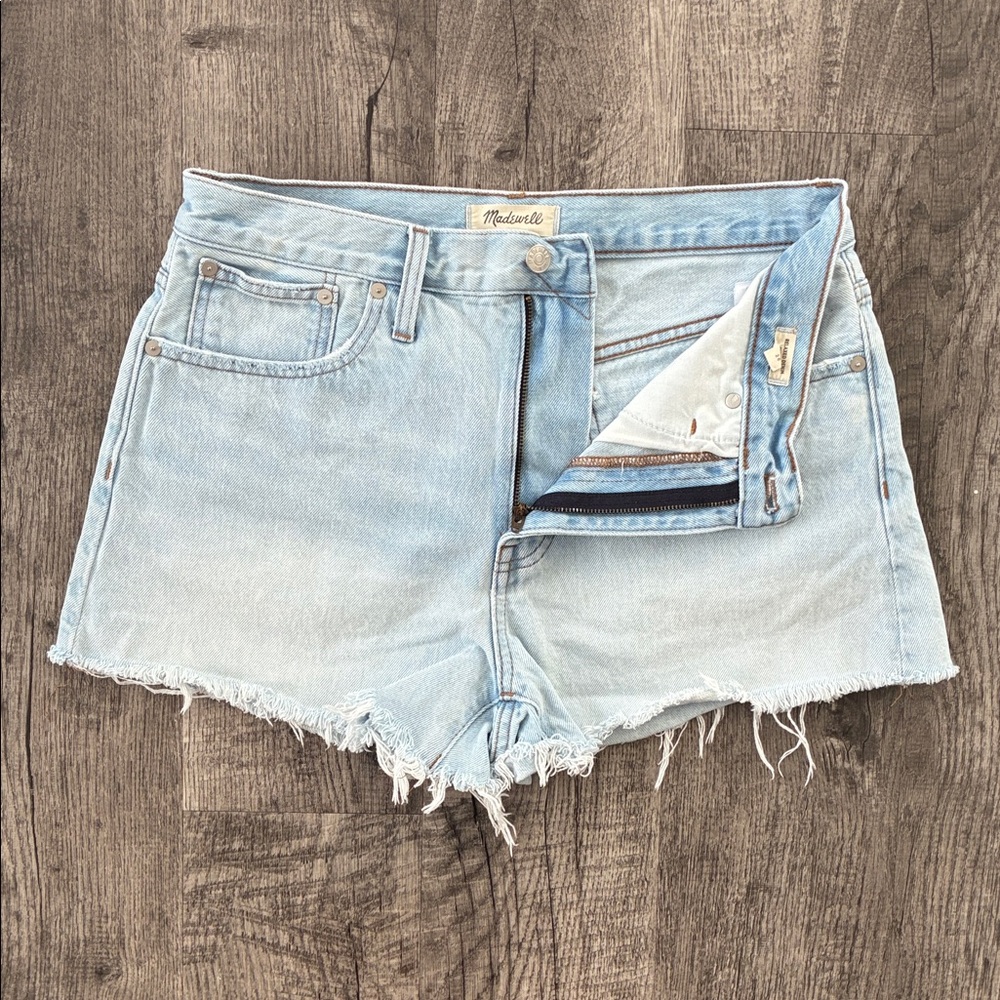 Madewell Relaxed Denim Shorts ✧ Light Wash ✧ Size 28 - Picture 3 of 8